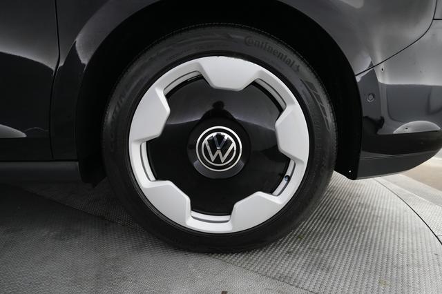 2025 Volkswagen ID.Buzz — photo 7 of 24