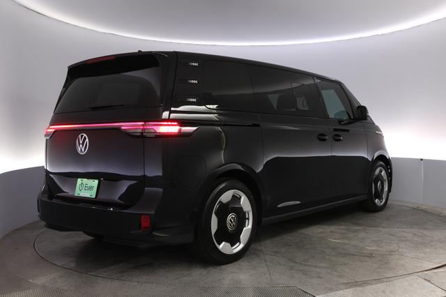 2025 Volkswagen ID.Buzz — photo 2 of 24