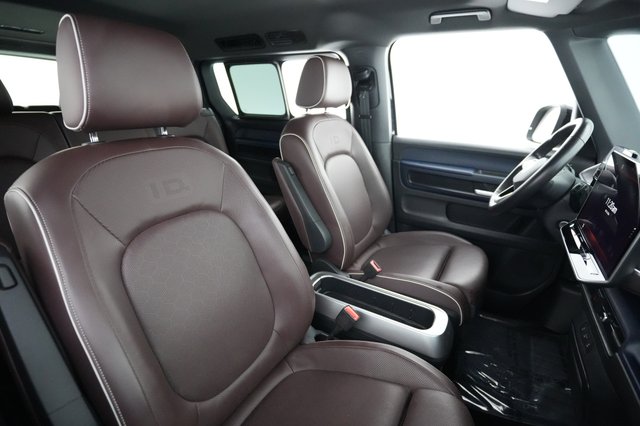 2025 Volkswagen ID.Buzz — photo 18 of 24