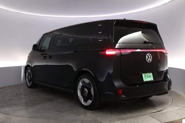 2025 Volkswagen ID.Buzz — photo 13 of 24