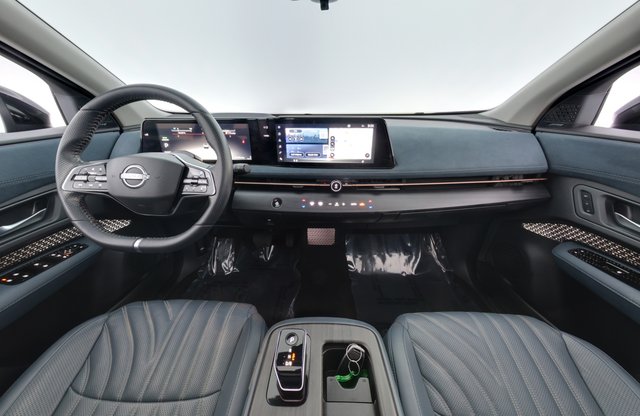 2023 Nissan Ariya — photo 18 of 28