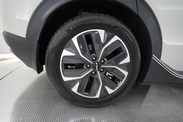 2024 Kia EV6 — photo 17 of 24