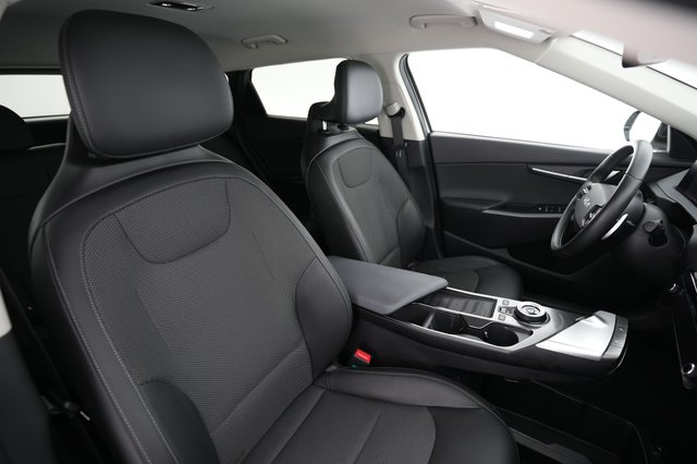 2024 Kia EV6 — photo 18 of 24