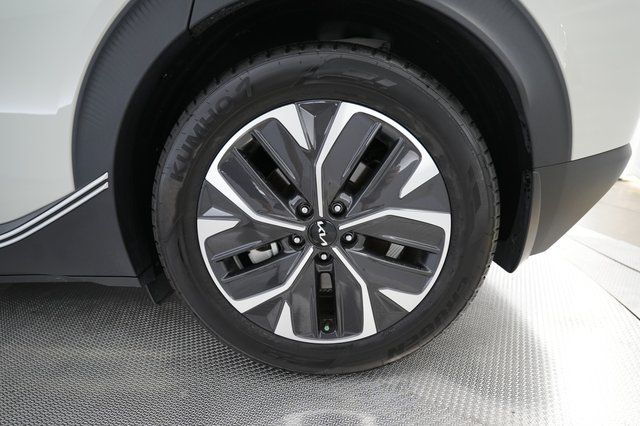 2024 Kia EV6 — photo 7 of 24