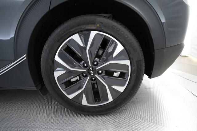2024 Kia EV6 — photo 7 of 24