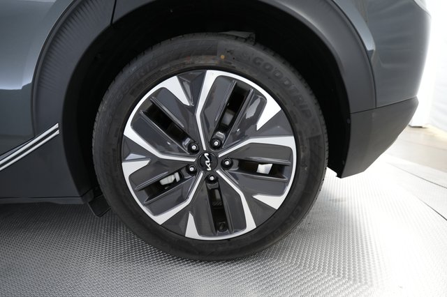 2024 Kia EV6 — photo 7 of 24