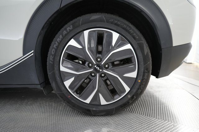 2024 Kia EV6 — photo 7 of 24