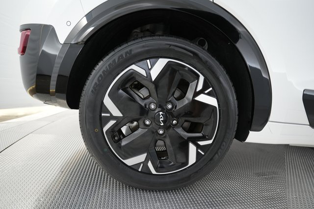 2024 Kia Niro EV — photo 17 of 24