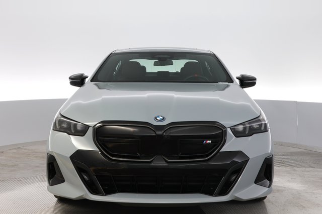 2024 BMW i5 — photo 9 of 23