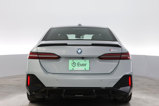 2024 BMW i5 — photo 12 of 23