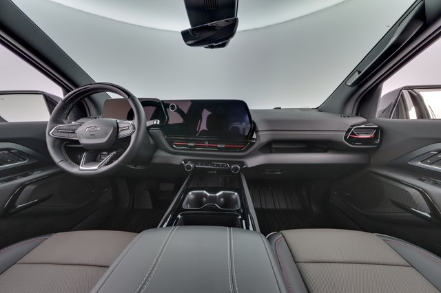 2026 Chevrolet Silverado EV — photo 15 of 18