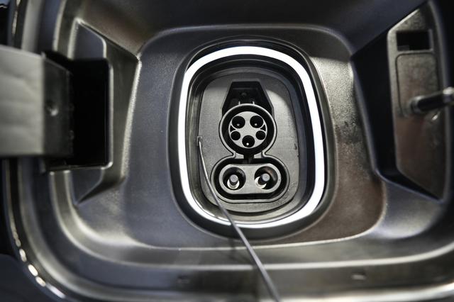 2026 Chevrolet Silverado EV — photo 8 of 18