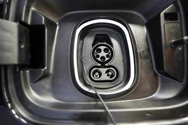 2026 Chevrolet Silverado EV — photo 8 of 18