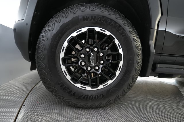 2026 Chevrolet Silverado EV — photo 10 of 18