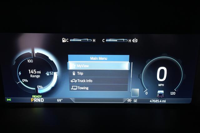 2023 Ford F-150 Lightning — photo 5 of 17