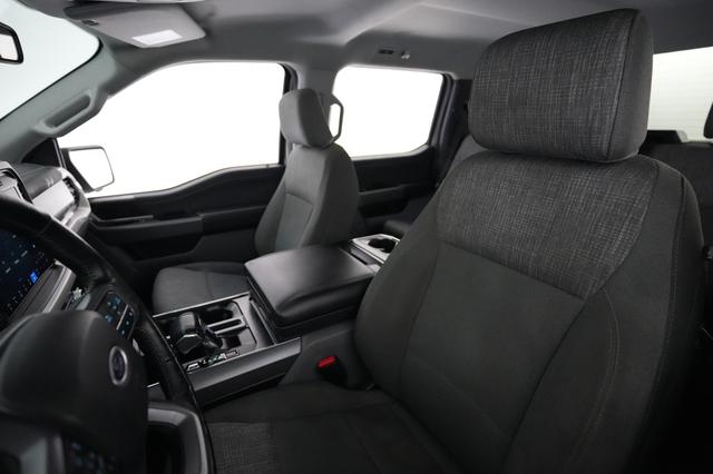 2023 Ford F-150 Lightning — photo 3 of 17