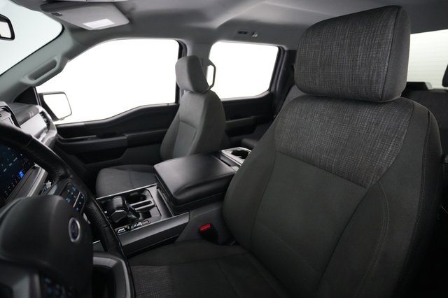 2023 Ford F-150 Lightning — photo 3 of 17