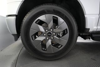 2023 Ford F-150 Lightning — photo 9 of 21