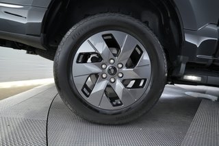 2023 Ford F-150 Lightning — photo 7 of 18