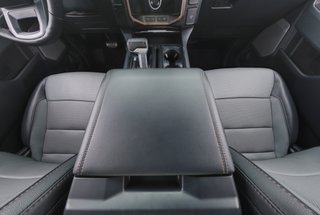 2023 Ford F-150 Lightning — photo 16 of 18
