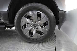 2023 Ford F-150 Lightning — photo 9 of 18