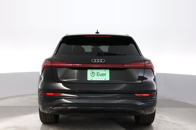 2024 Audi Q8 e-tron — photo 12 of 24