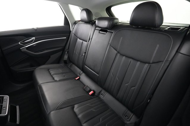 2024 Audi Q8 e-tron — photo 19 of 26