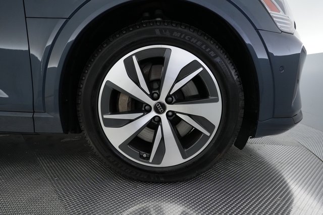 2024 Audi Q8 e-tron — photo 16 of 26