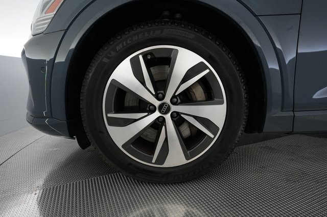 2024 Audi Q8 e-tron — photo 15 of 26
