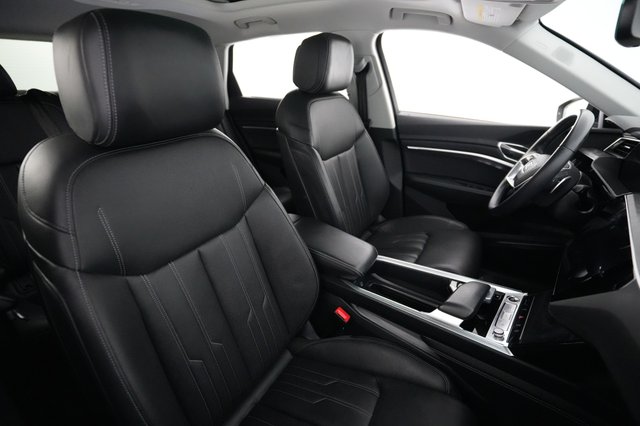 2024 Audi Q8 e-tron — photo 18 of 26