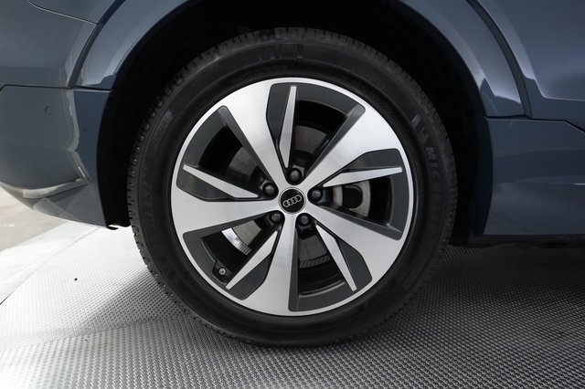 2024 Audi Q8 e-tron — photo 17 of 26