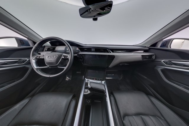 2024 Audi Q8 e-tron — photo 21 of 26