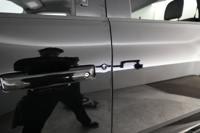2023 Ford F-150 Lightning — photo 22 of 23