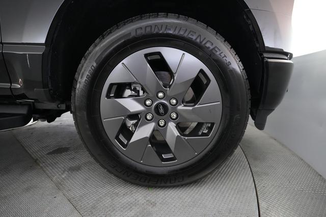 2023 Ford F-150 Lightning — photo 10 of 23