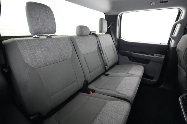 2023 Ford F-150 Lightning — photo 4 of 23