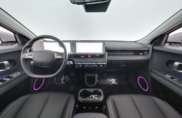 2023 Hyundai IONIQ 5 — photo 18 of 28