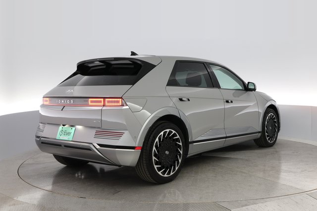 2023 Hyundai IONIQ 5 — photo 10 of 28