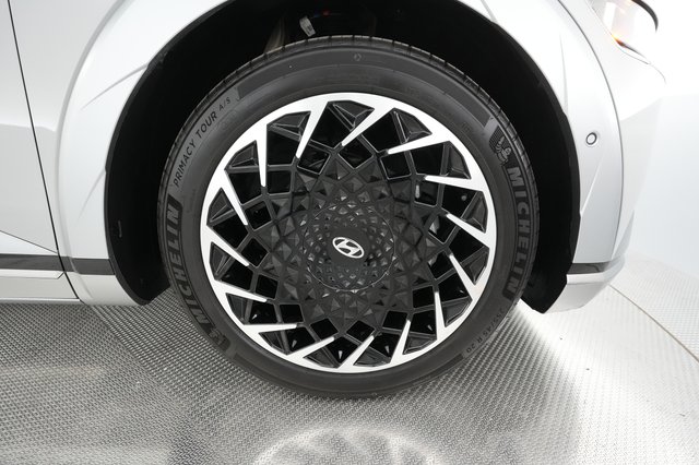 2023 Hyundai IONIQ 5 — photo 16 of 28