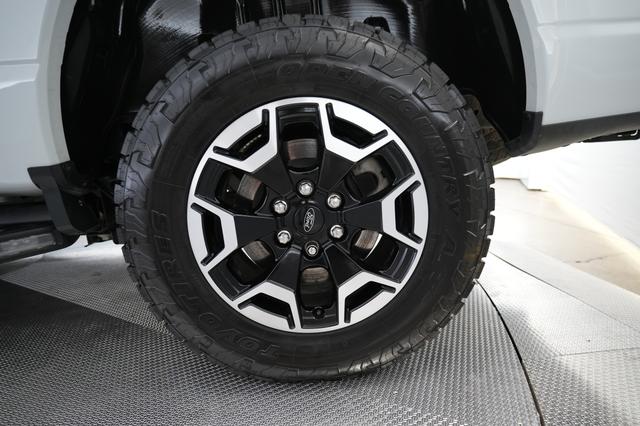 2023 Ford F-150 Lightning — photo 7 of 20