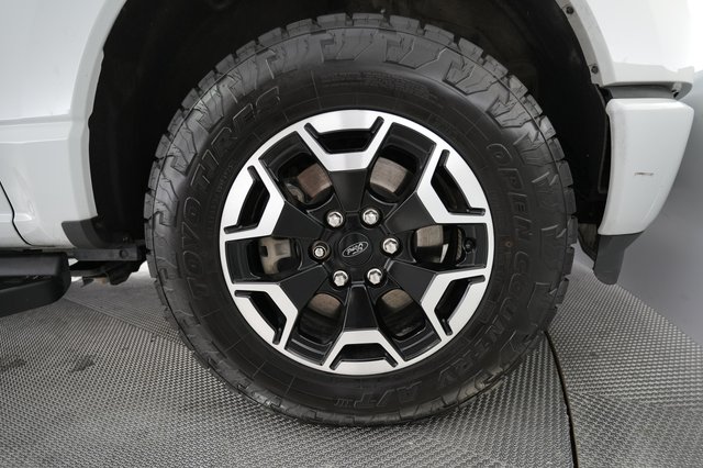 2023 Ford F-150 Lightning — photo 11 of 20