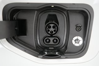 2023 Ford F-150 Lightning — photo 8 of 20