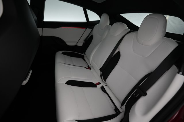 2026 Tesla Model S — photo 19 of 24
