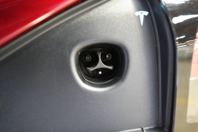 2026 Tesla Model S — photo 8 of 24