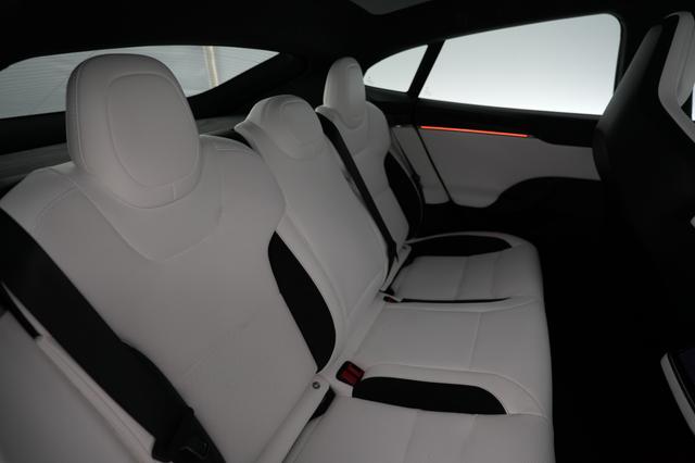 2026 Tesla Model S — photo 4 of 24
