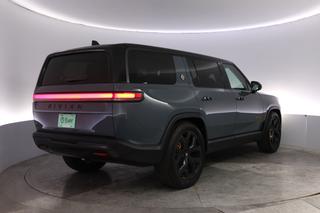 2025 Rivian R1S — photo 2 of 30