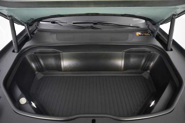 2025 Rivian R1S — photo 25 of 27