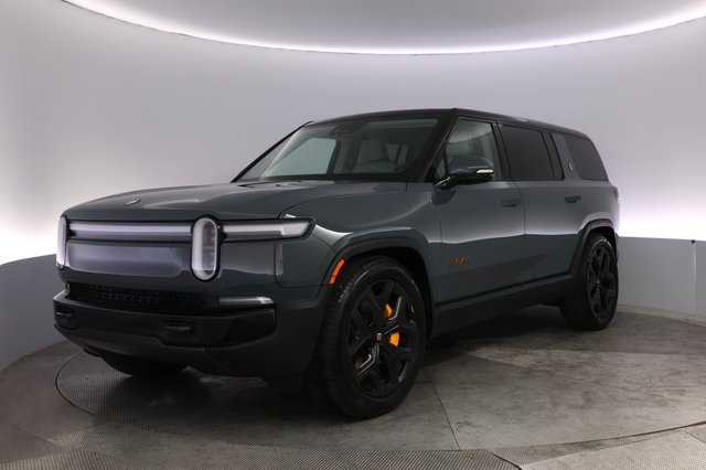 2025 Rivian R1S — VIN 7PDSGCBP2SN061333