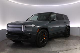 2025 Rivian R1S