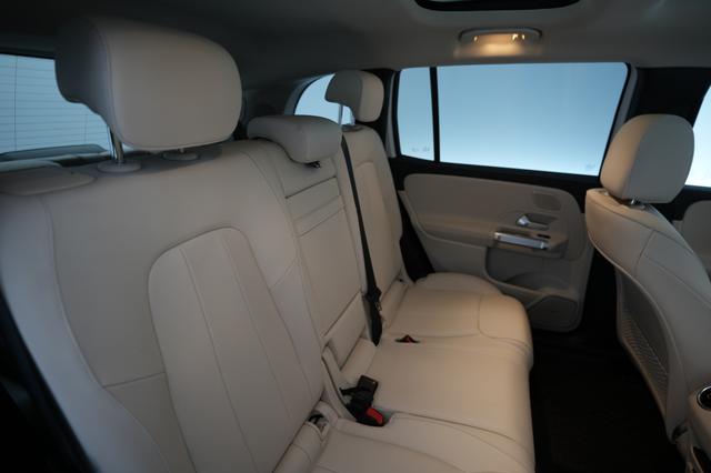 2023 Mercedes-Benz EQB — photo 4 of 27