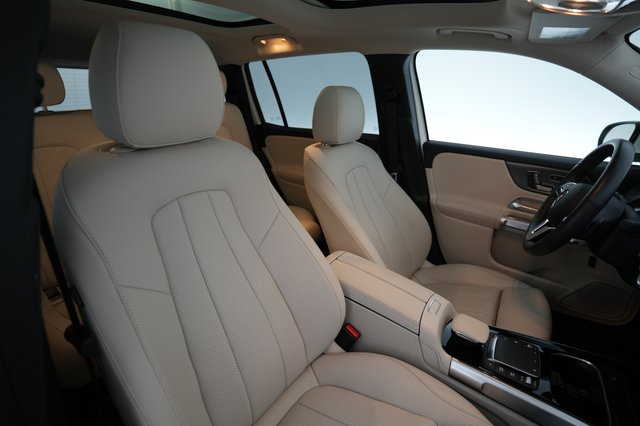 2023 Mercedes-Benz EQB — photo 18 of 27